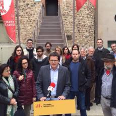 Tots els integrants de la candidatura d’Esquerra Republicana de Catalunya i MÉS s’adhereixen al Manifest de l’Assemblea Nacional Catalana Tots els integrants de la candidatura d’Esquerra Republicana de Catalunya i MÉS s’adhereixen al Manifest de l’Assemblea Nacional Catalana
