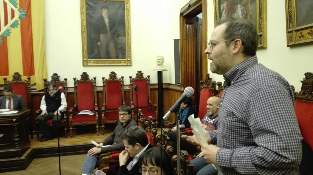 Carles Caballero: “El que fem avui és igualar les tornes. Sobre la gestió de l’aigua al carrer ara de versió només n’hi ha una: la de Mina. I qüestiona les decisions democràtiques a Terrassa”